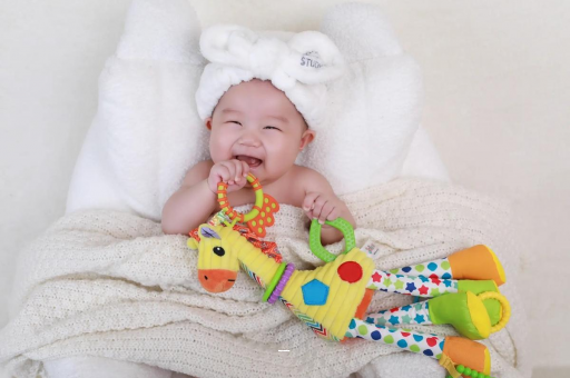 专业助孕公司宝宝头上有白色的小点